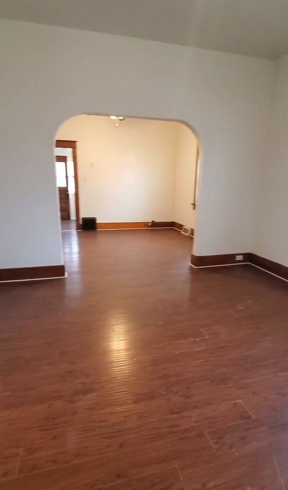 309 S Chicago Ave - Photo 4 of 10