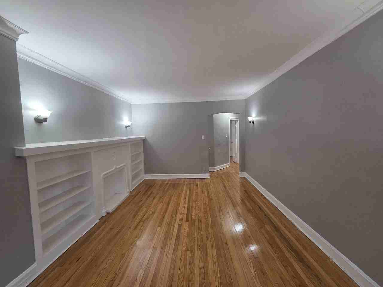 8240-42 S Vernon Ave - Photo 2 of 7