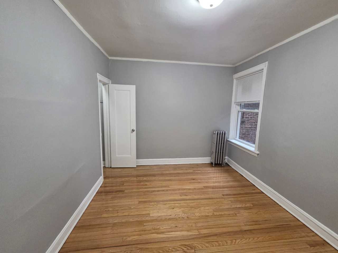 8240-42 S Vernon Ave - Photo 6 of 7