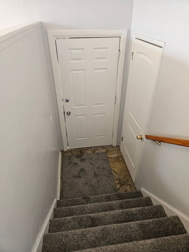 860 Maplewood Cir - Photo 3 of 38