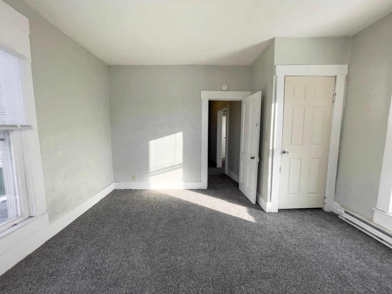 1014 E Adams St - Photo 7 of 13