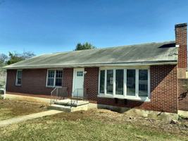 featured image of 1045 S Pitt St