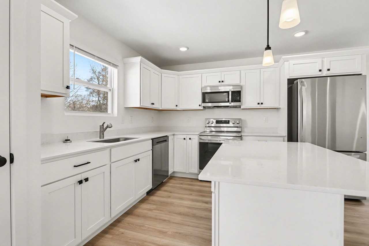 1624 Roosevelt Ct - Photo 4 of 25