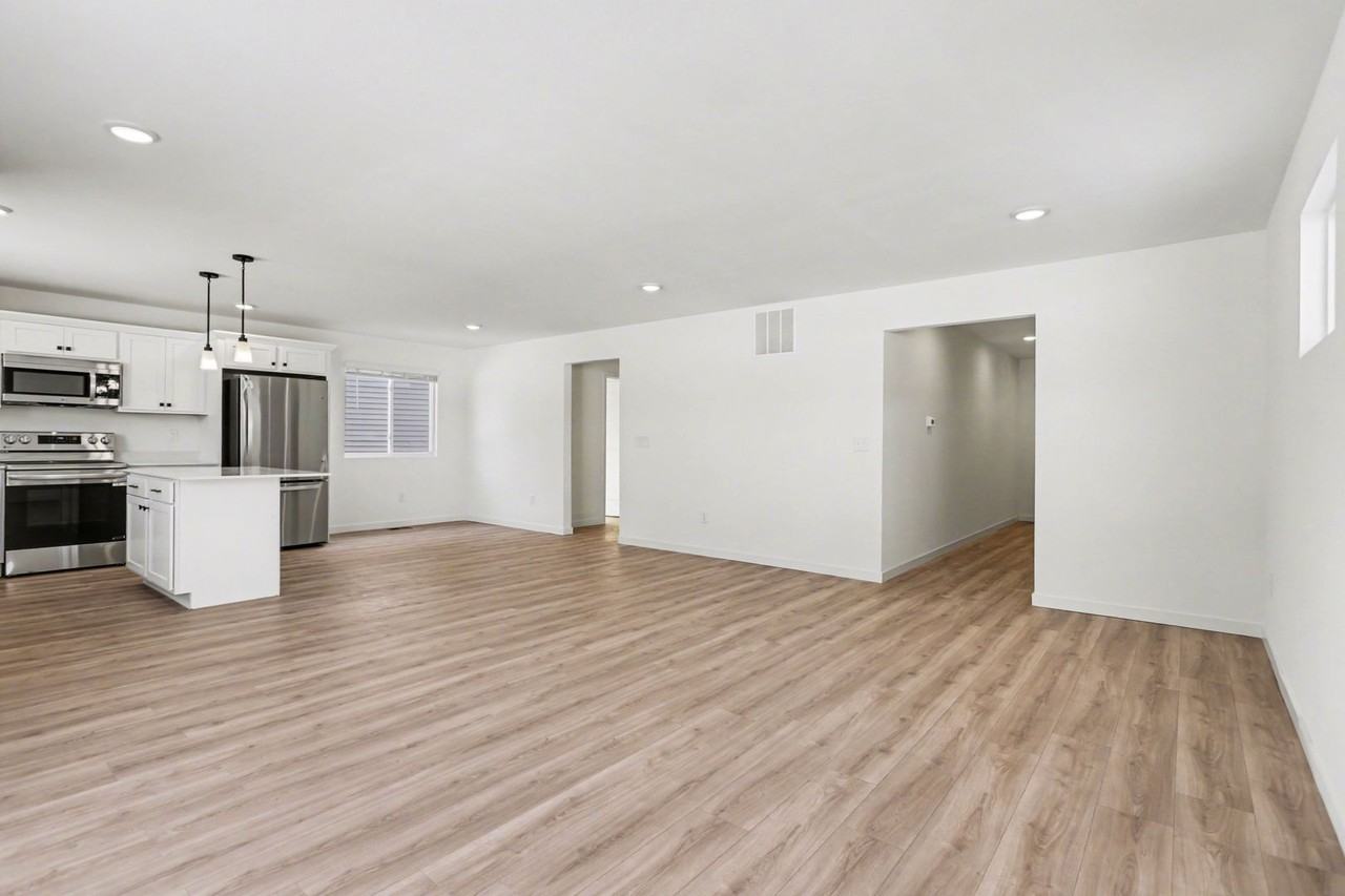 1624 Roosevelt Ct - Photo 7 of 25