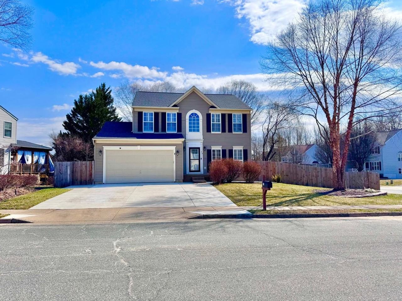 15 River Oak Dr - Photo 2 of 50