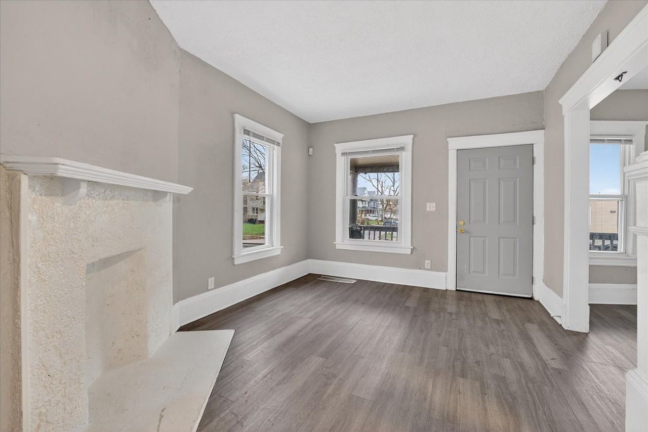 11404 Orville Ave - Photo 4 of 36