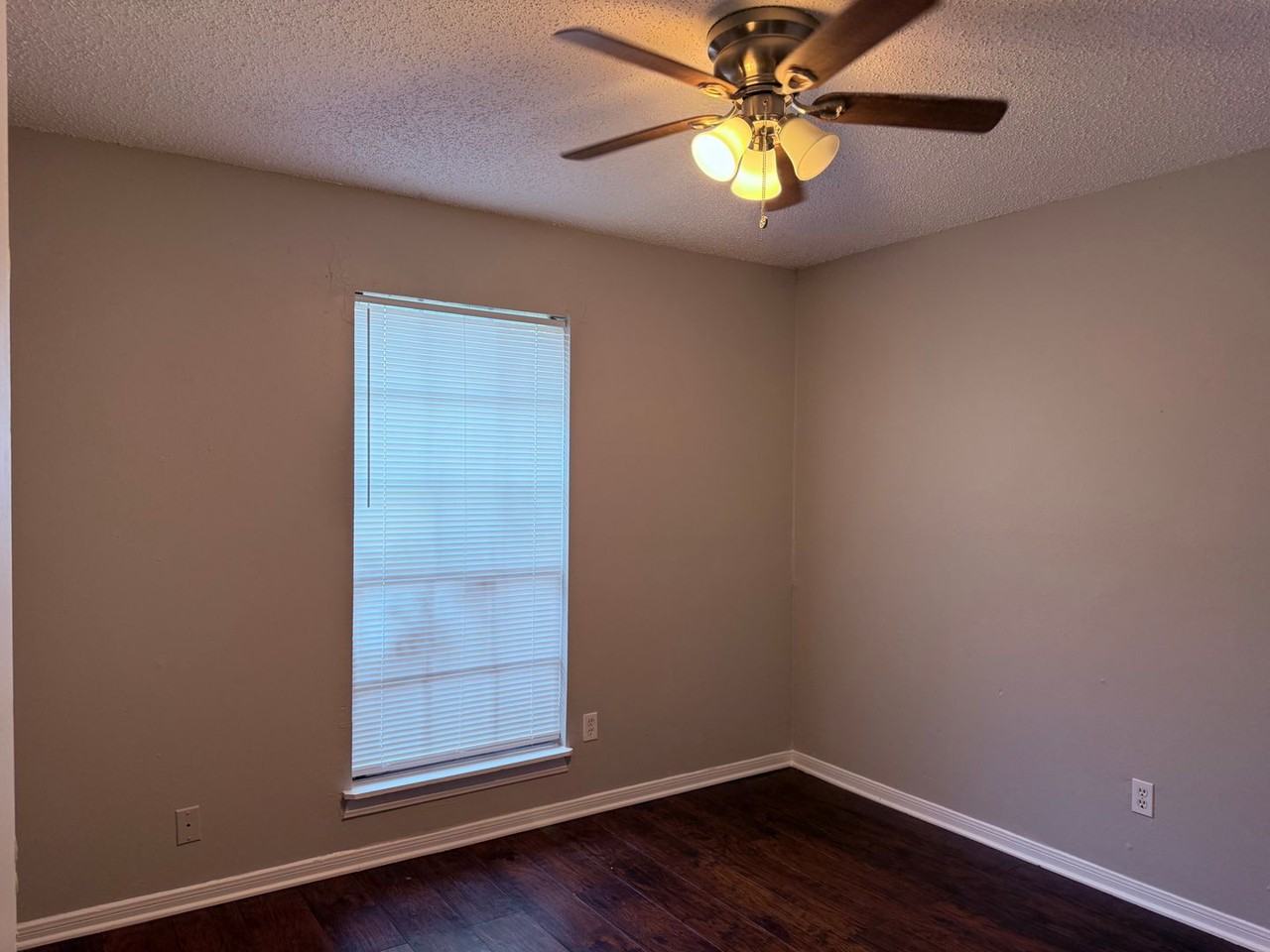 2400 Alexander Ave - Photo 5 of 7