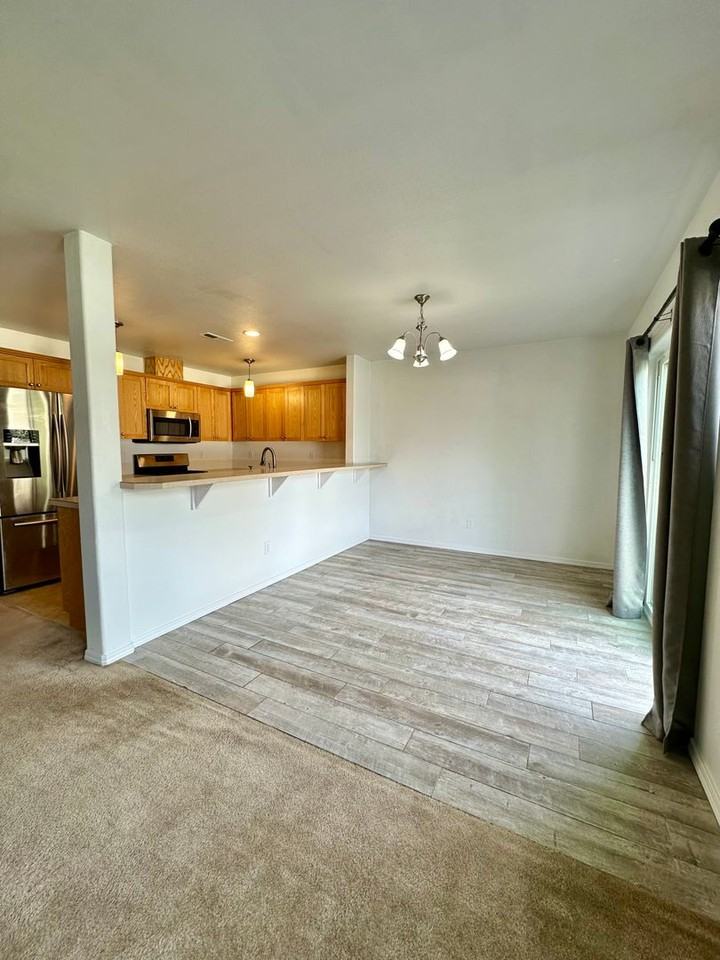 2895 Sw Indian Ave - Photo 6 of 20