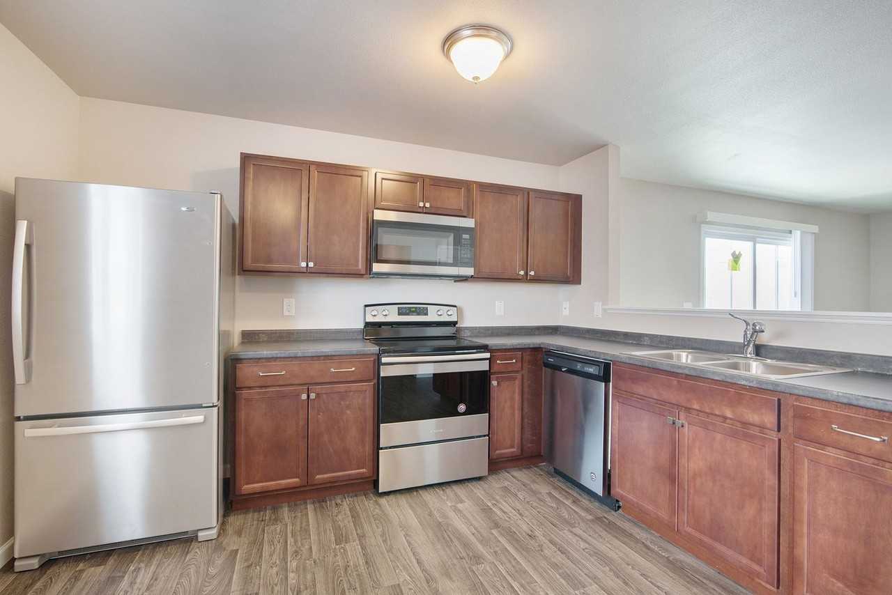 8219 8219 Crestbrook Court - Photo 3 of 16