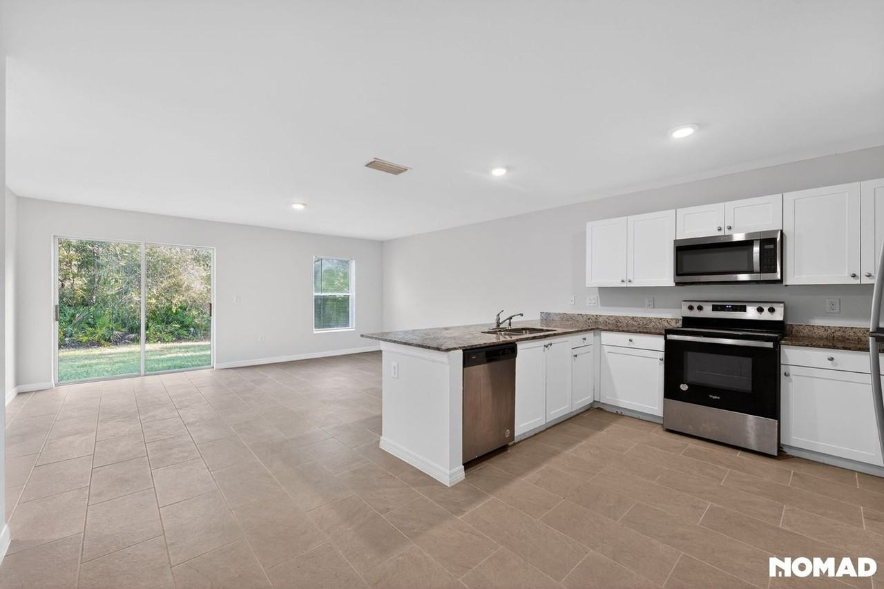 18118 Sullivan Ave - Photo 4 of 32