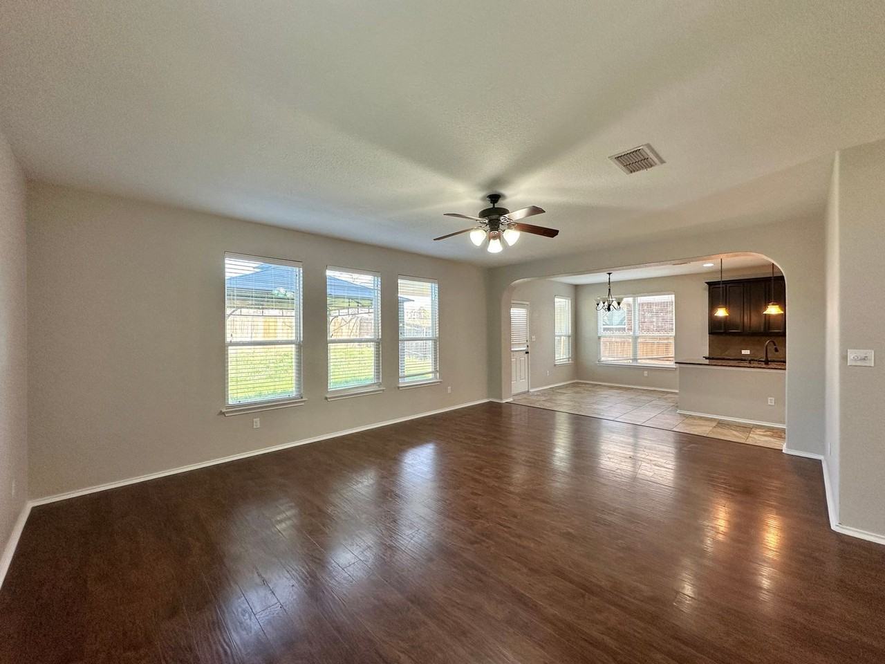 3405 Rusack Dr - Photo 5 of 38