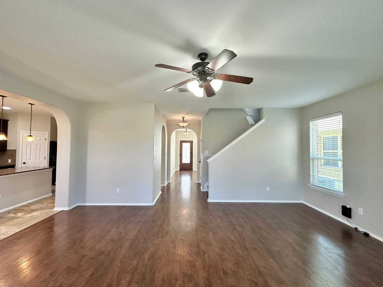 3405 Rusack Dr - Photo 7 of 38