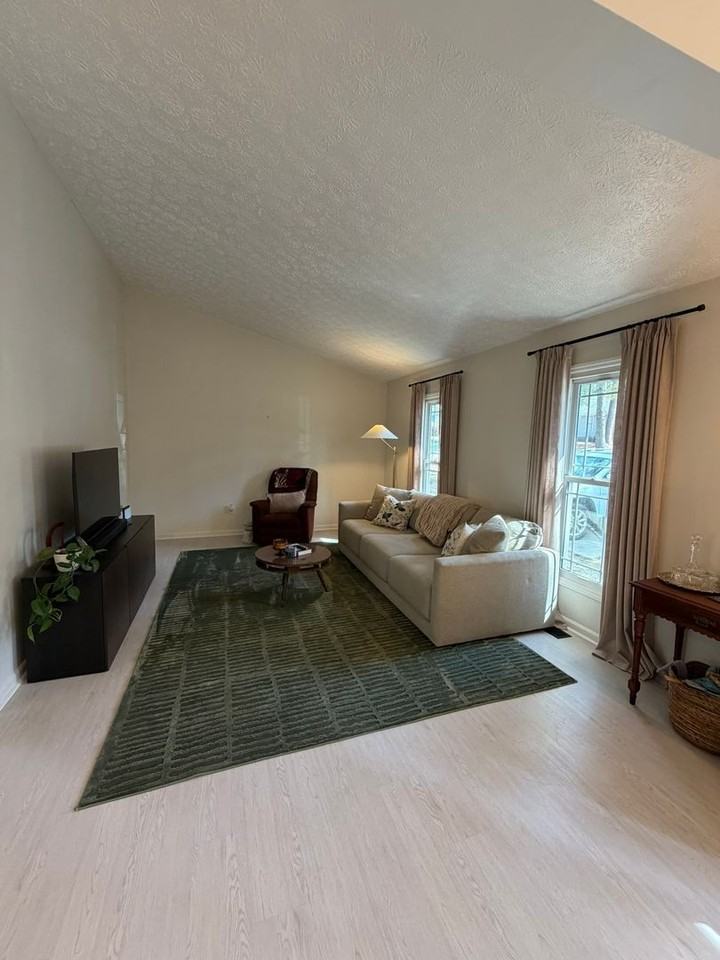 7031 Darnell St - Photo 3 of 19