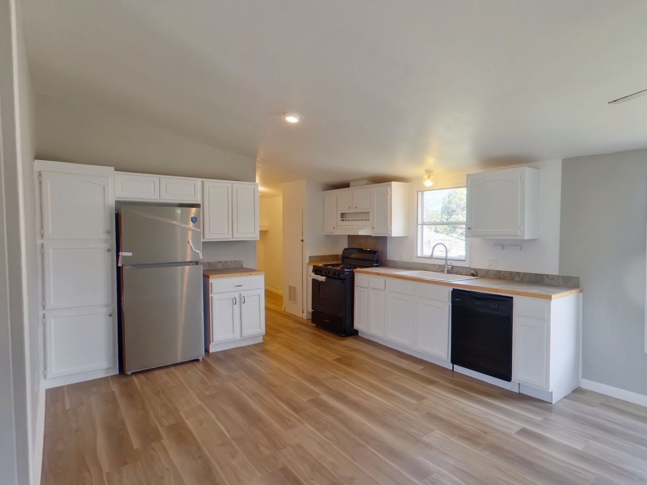 2320 E Macarthur Rd Lot A37 - Photo 4 of 11