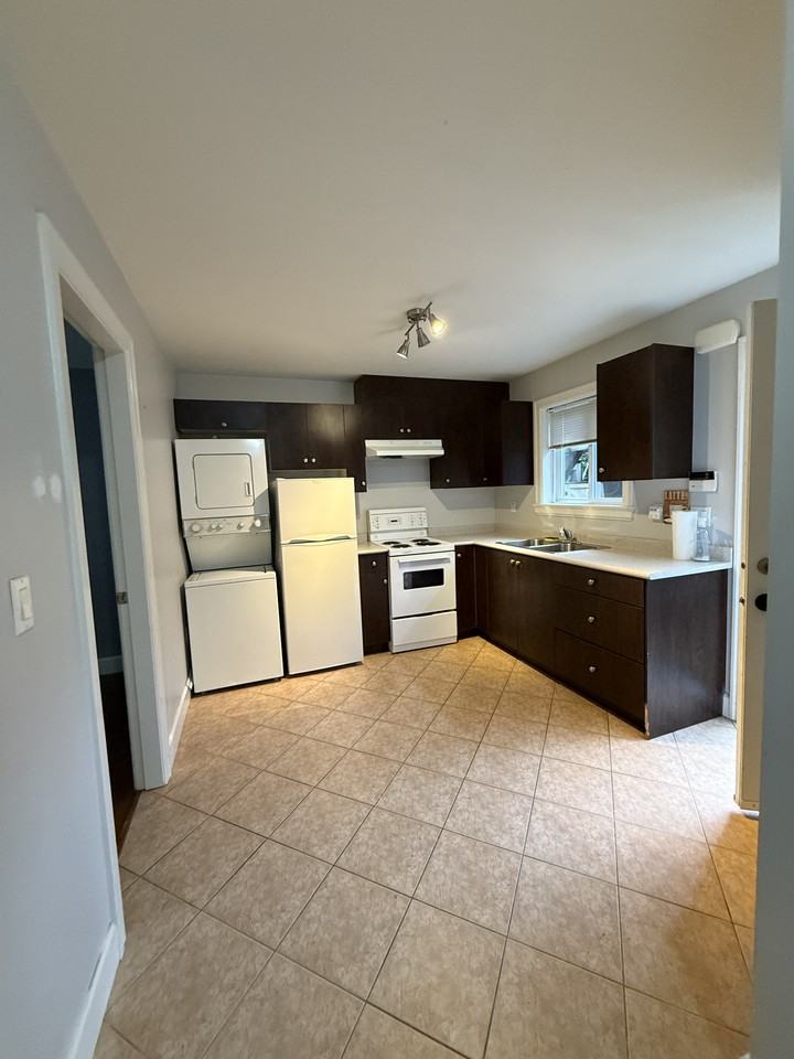 16 Gilmore Avenue - Photo 7 of 11