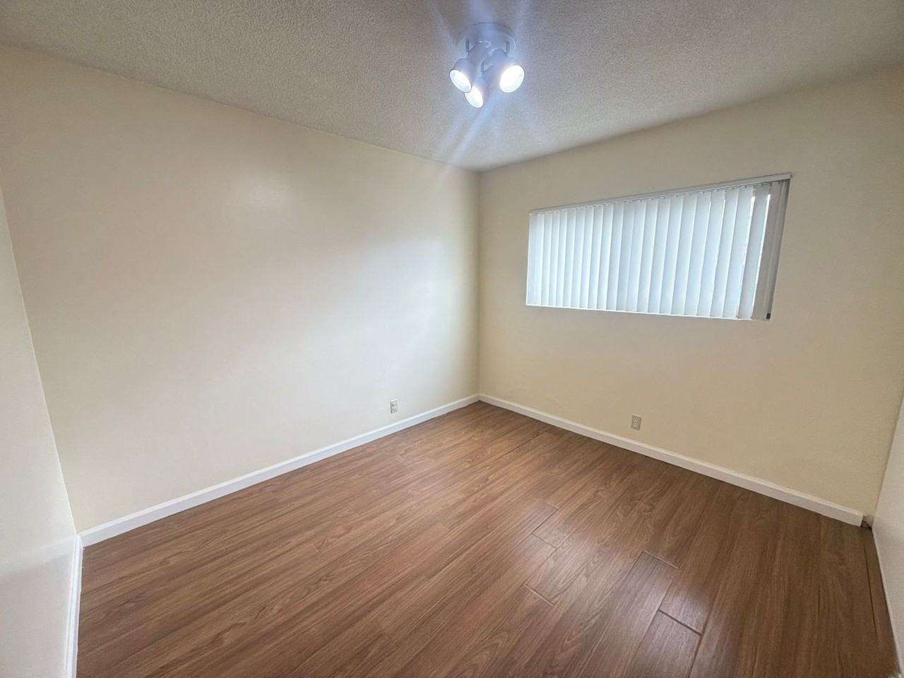 215New - Photo 7 of 19