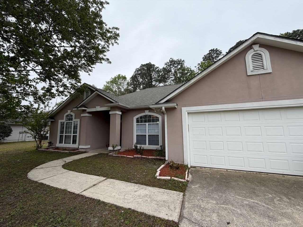 401 Wild Grape Dr - Photo 2 of 28