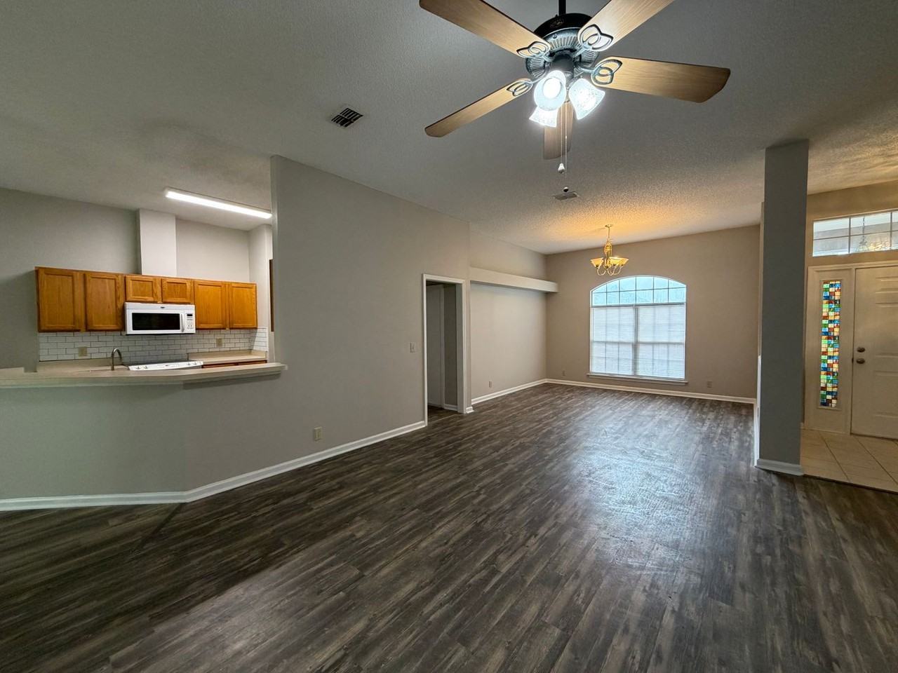 401 Wild Grape Dr - Photo 7 of 28