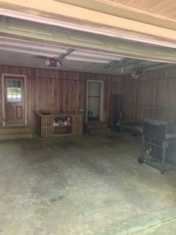 215 Britton Dr - Photo 4 of 21