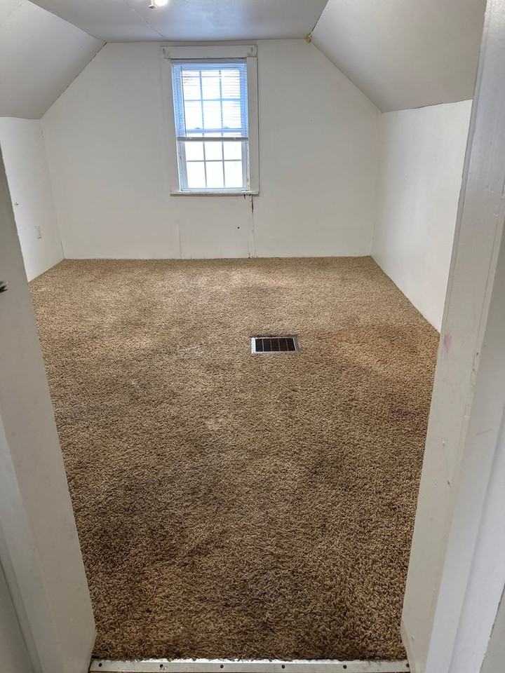 646 Kern St - Photo 7 of 9