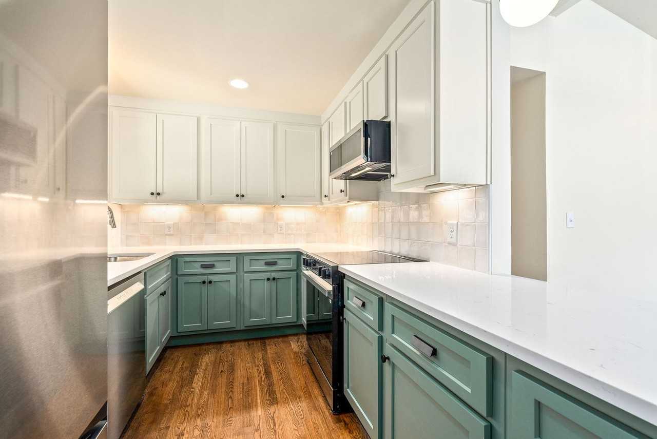 720 Harper Ave - Photo 6 of 18