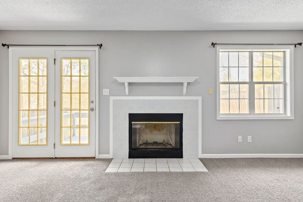 105 Pineridge Dr - Photo 3 of 18