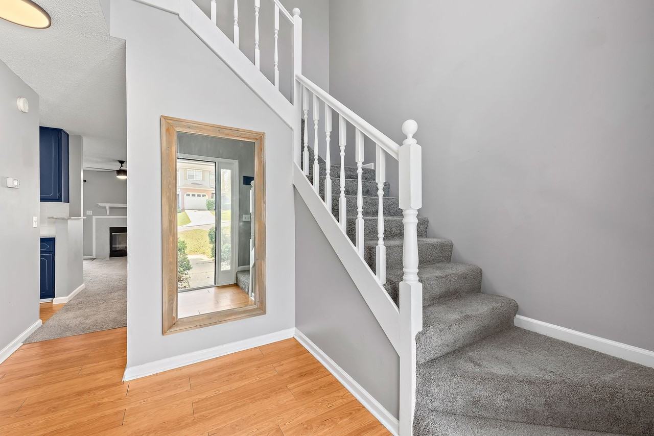 105 Pineridge Dr - Photo 5 of 18