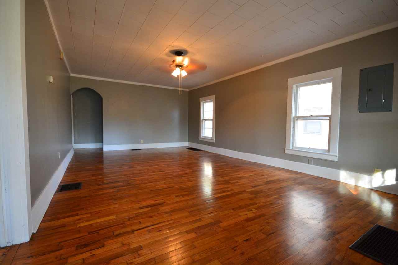 1621 W Atlantic St - Photo 3 of 16