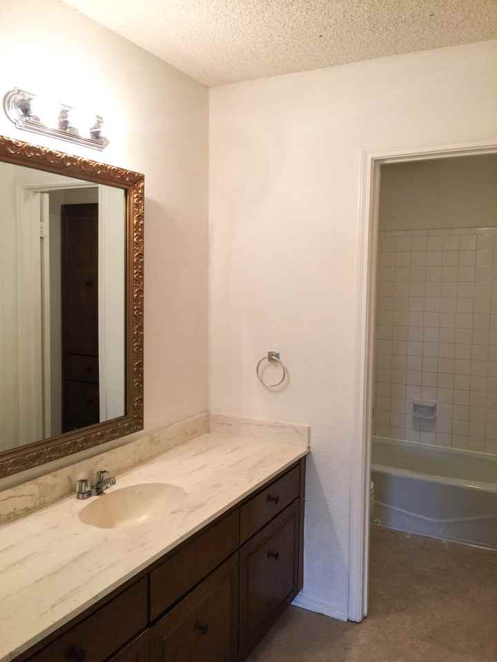 5714 Wilshire Dr - Photo 6 of 9