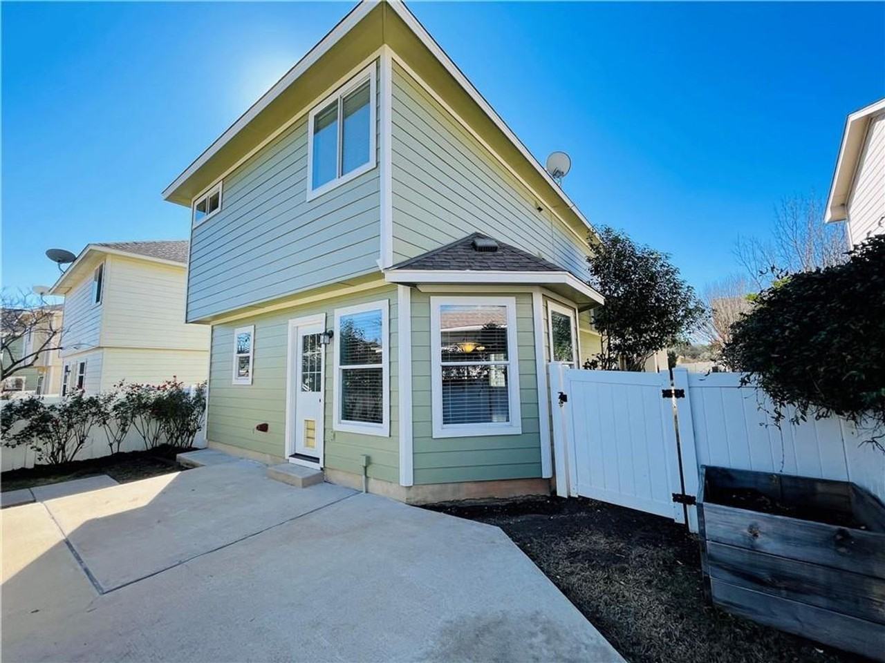 1804 Lost Maples Loop - Photo 2 of 21