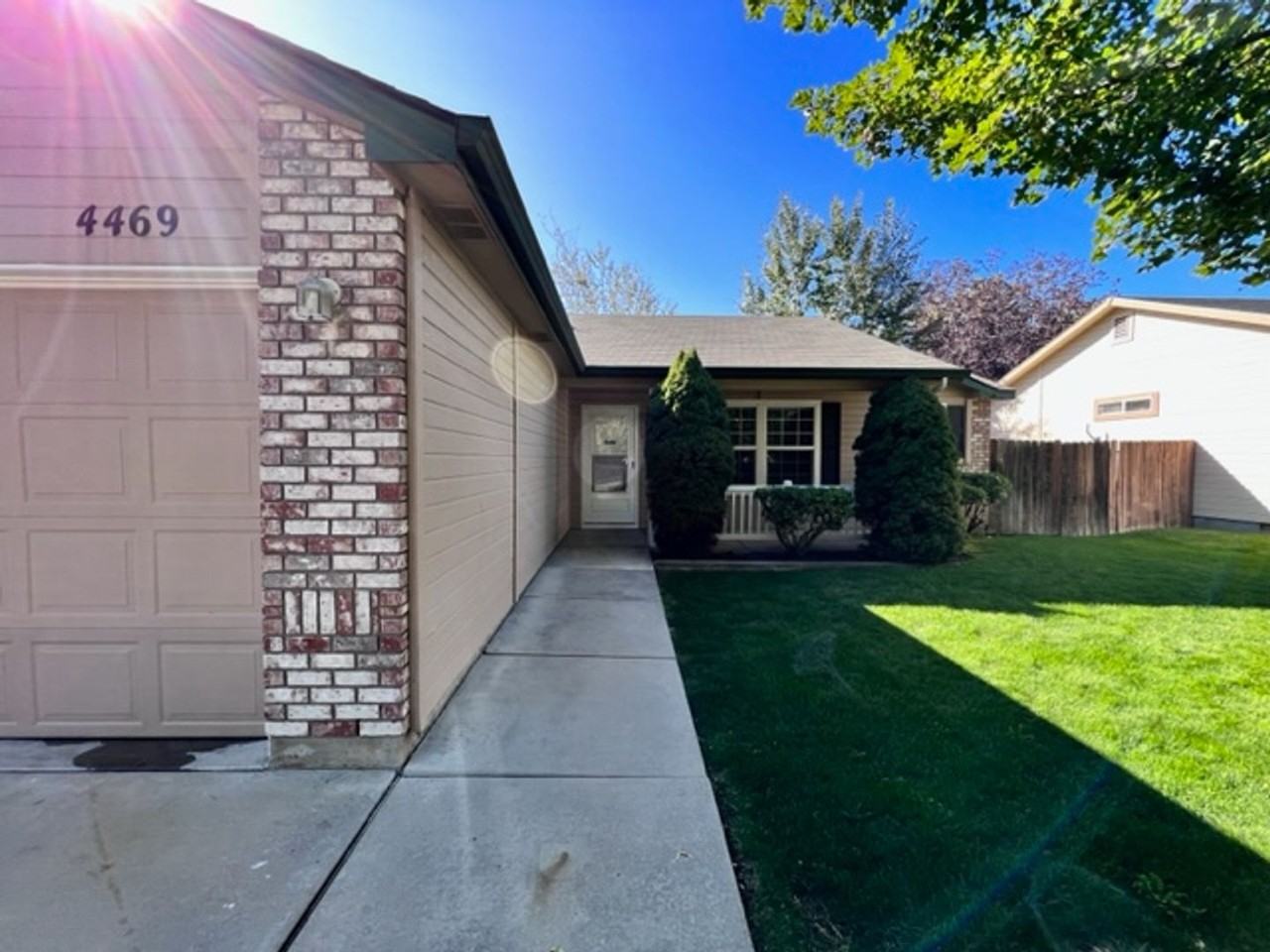 4469 N Draft Ave - Photo 2 of 20