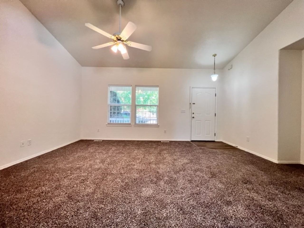 4469 N Draft Ave - Photo 5 of 20