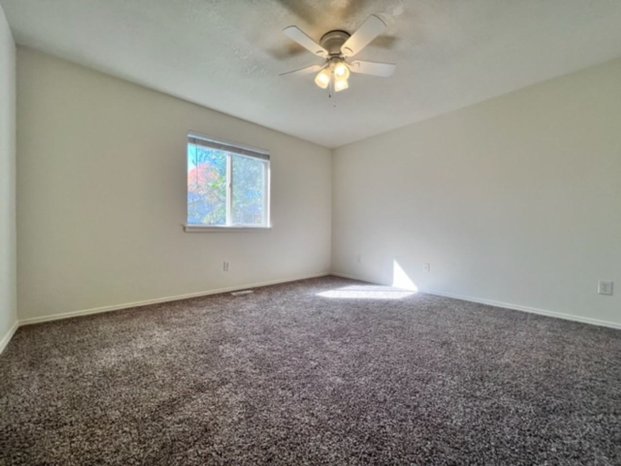 4469 N Draft Ave - Photo 6 of 20