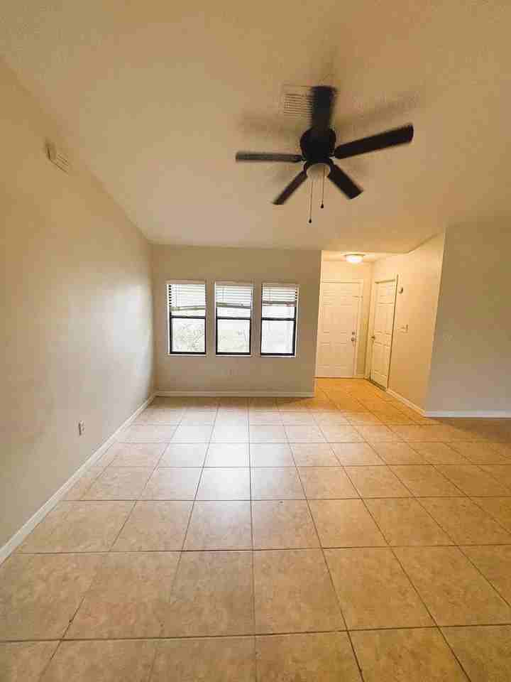 102 Birmingham Dr - Photo 2 of 12