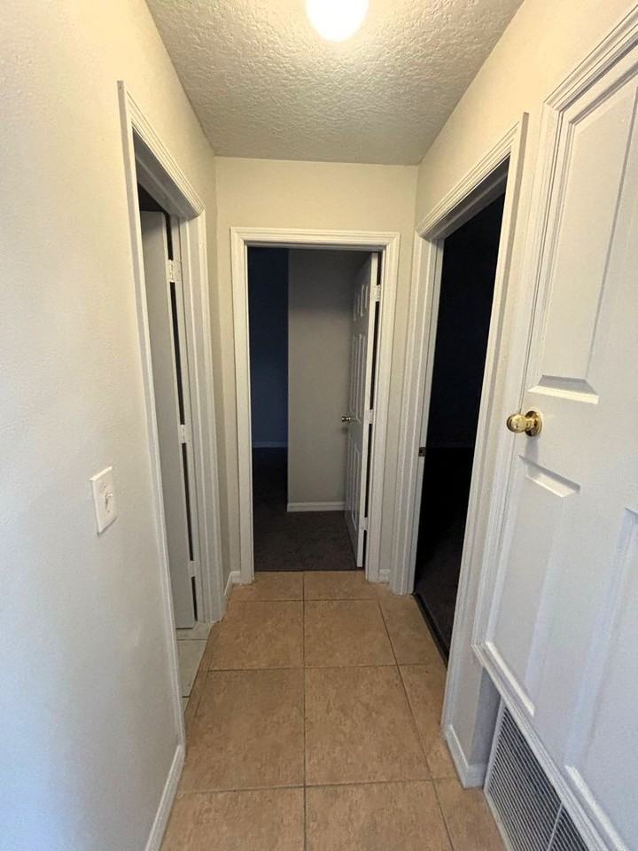 102 Birmingham Dr - Photo 5 of 12