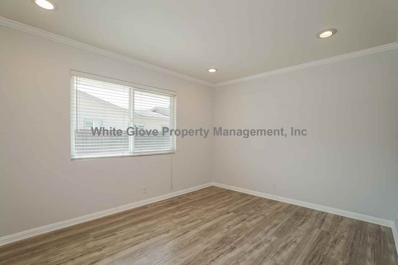 6049 Golden West Ave - Photo 6 of 11