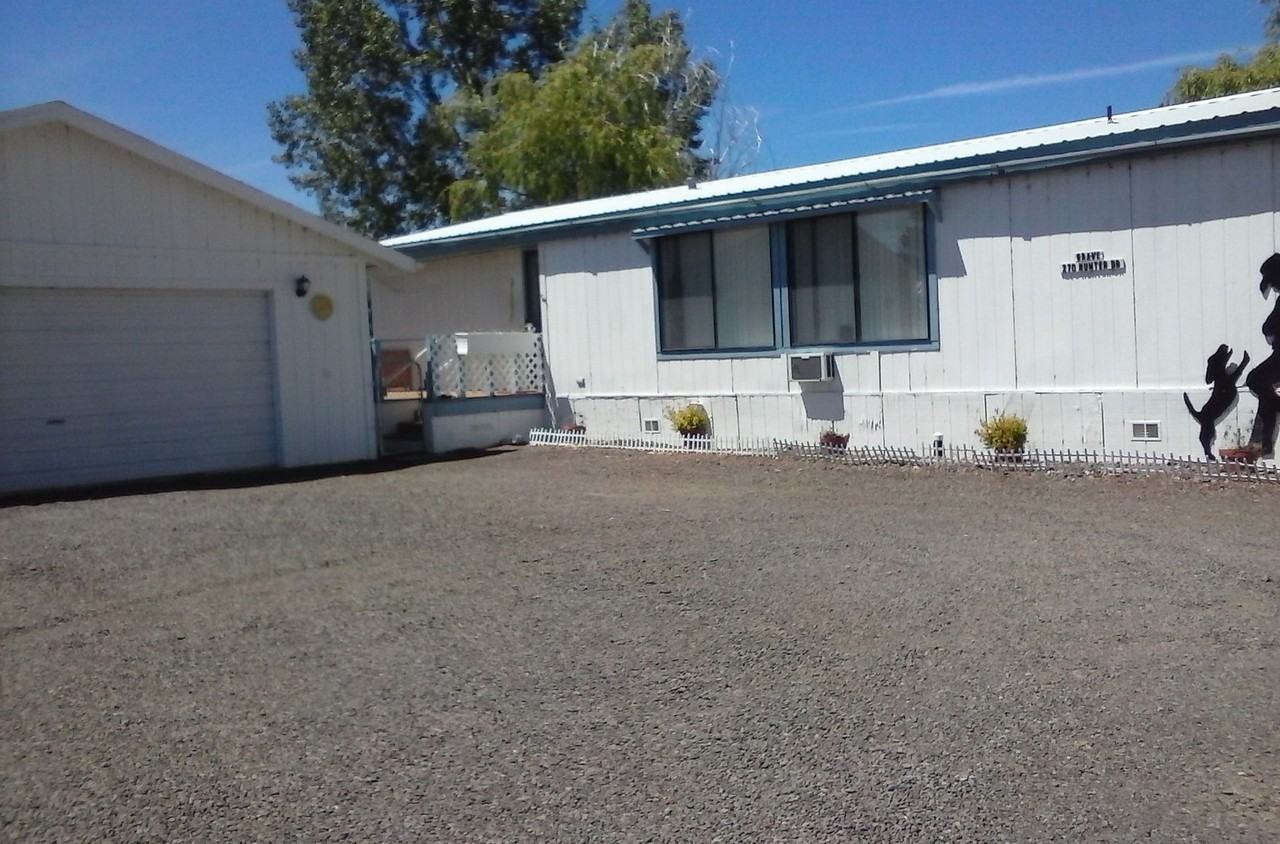 270 Hunter Dr - Photo 2 of 22