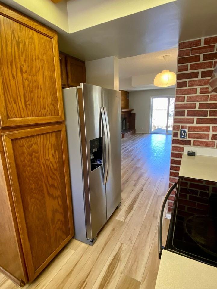 665 Poplar Ave - Photo 7 of 28