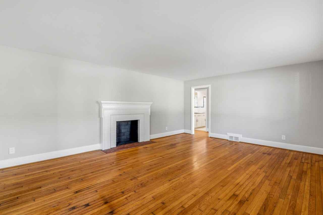 721 Westland Dr - Photo 3 of 47