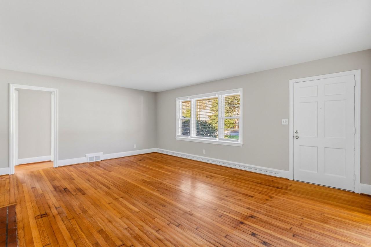 721 Westland Dr - Photo 4 of 47