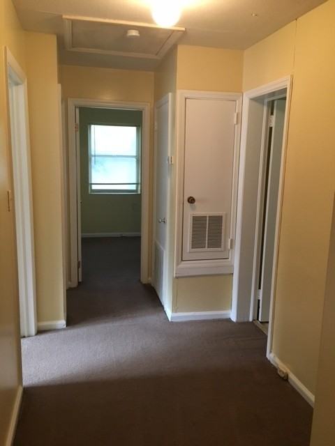 2304 Sterling Pl - Photo 4 of 9