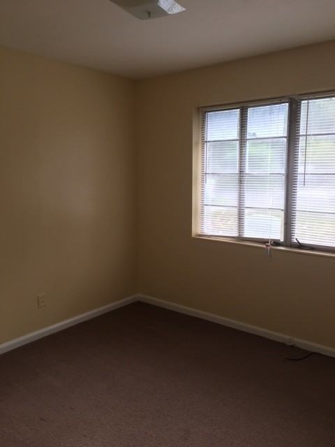 2304 Sterling Pl - Photo 5 of 9