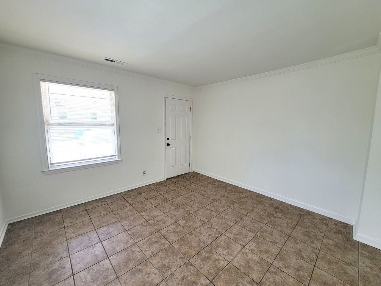 3405 Reid Ave #B - Photo 4 of 9