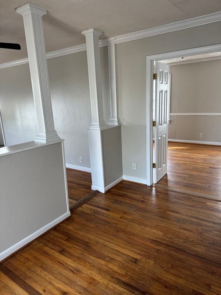 320 W 41st St - Photo 2 of 15