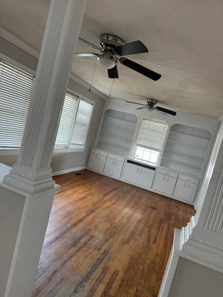 320 W 41st St - Photo 3 of 15