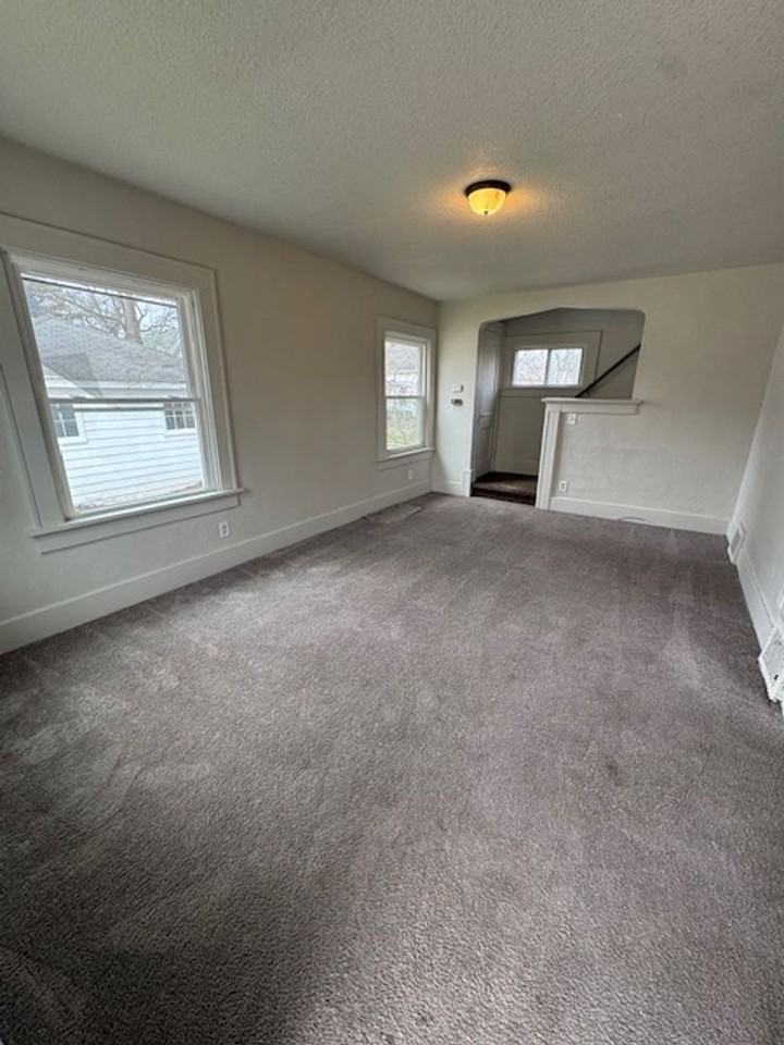 1309 Eckart St - Photo 3 of 9