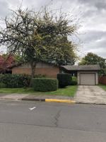 featured image of 800 Ne 15th St