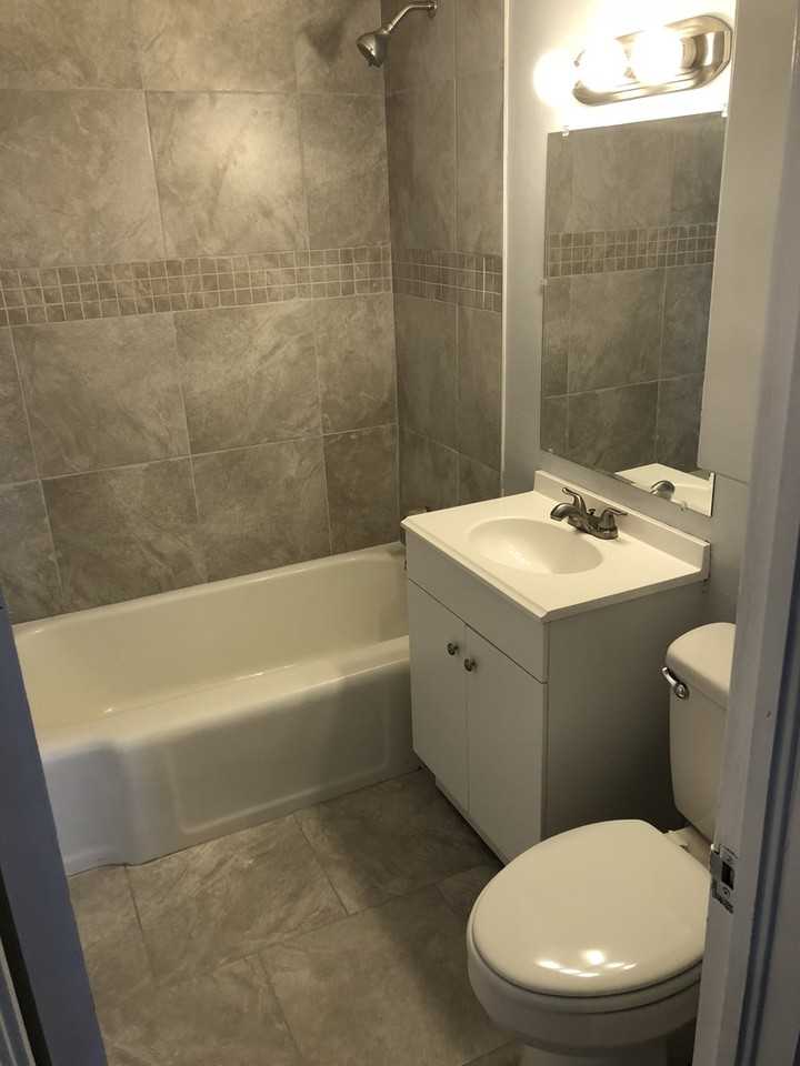 2307 W Irving St - Photo 6 of 13