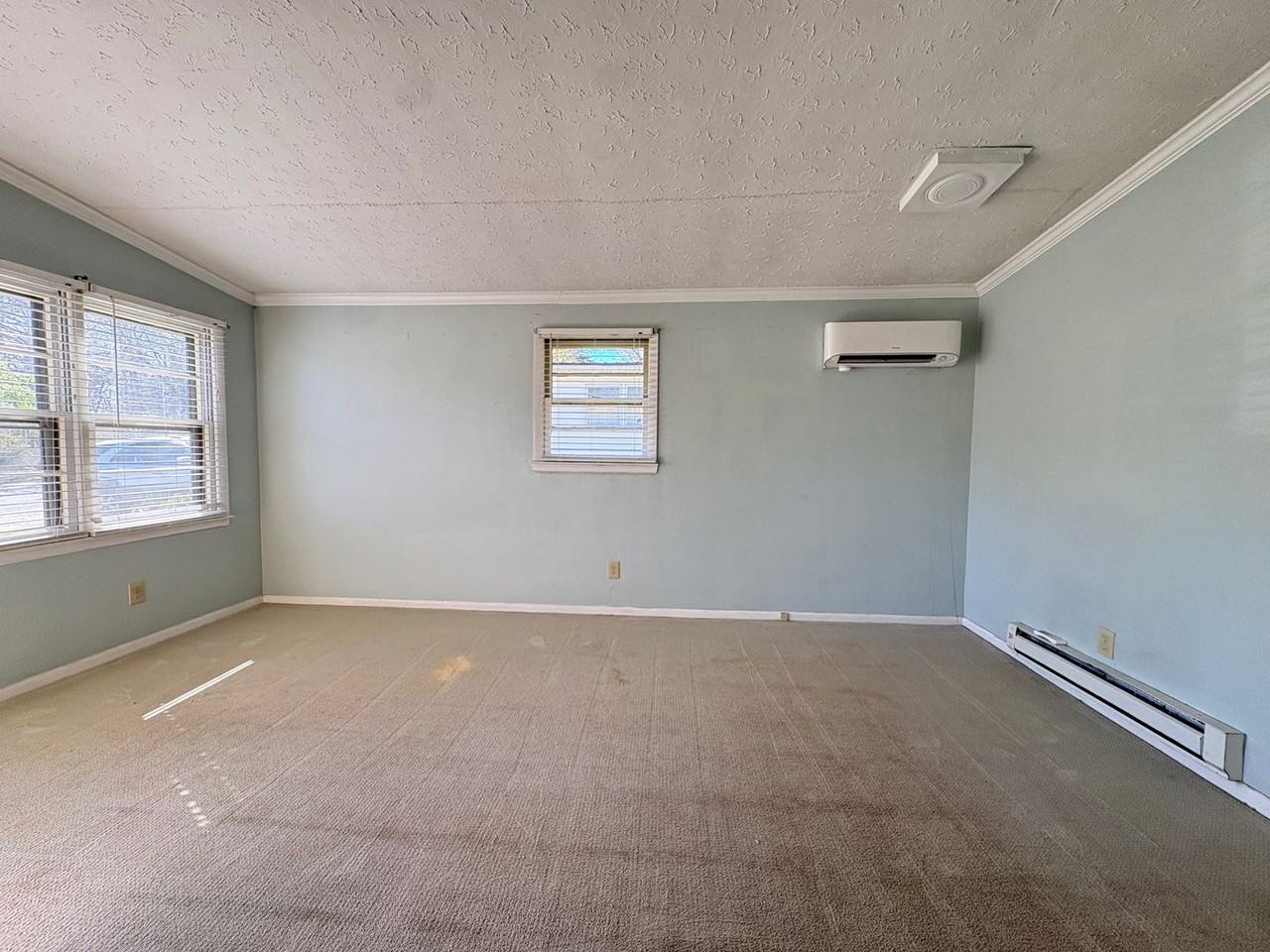 315 Snider St - Photo 3 of 12