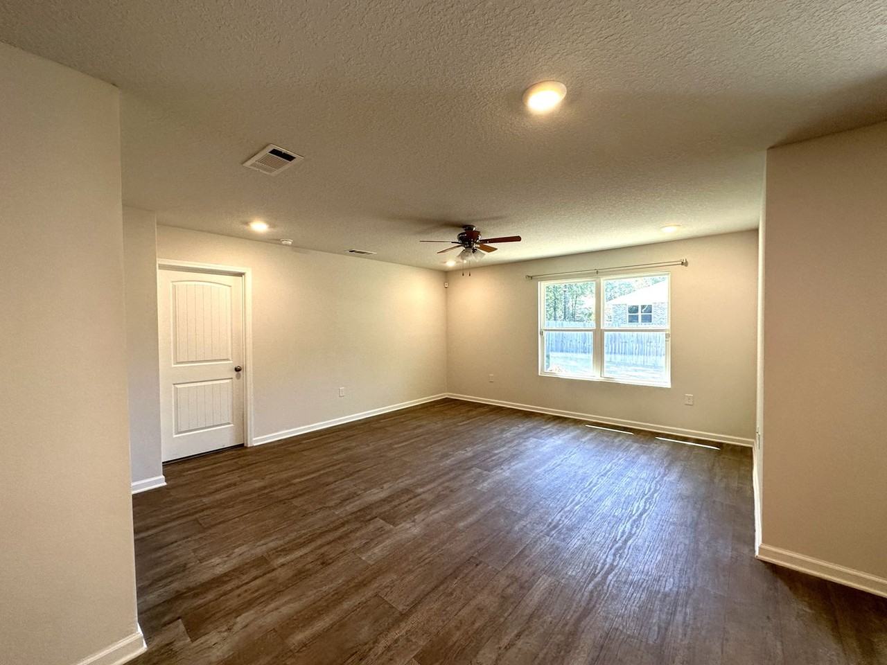 3481 Sparco Dr - Photo 3 of 24